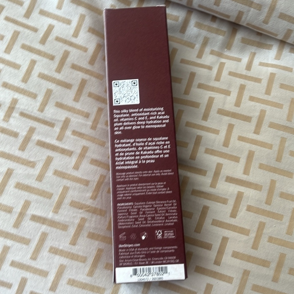Stripes hydrating Vitamin C body oil - Picture 2 of 2